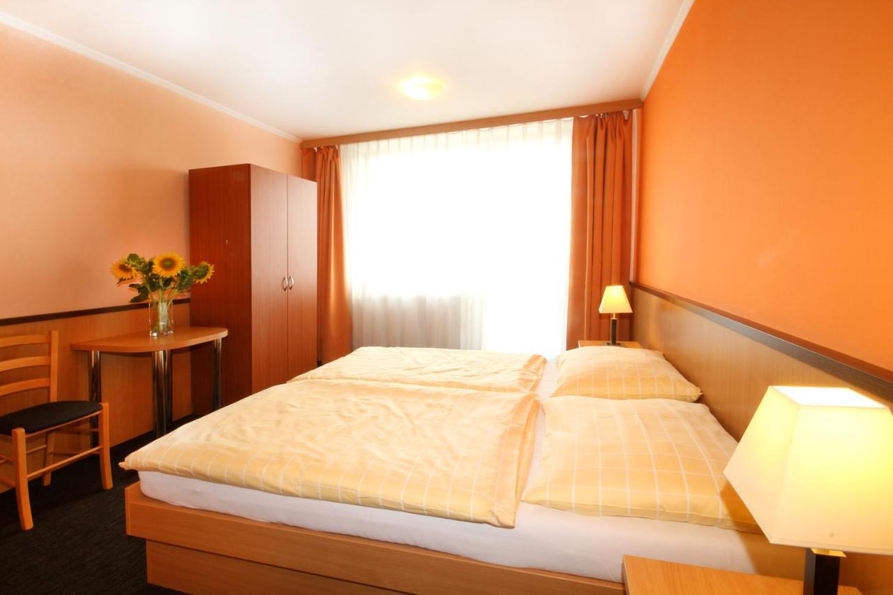 Hotel Strážnice Екстериор снимка