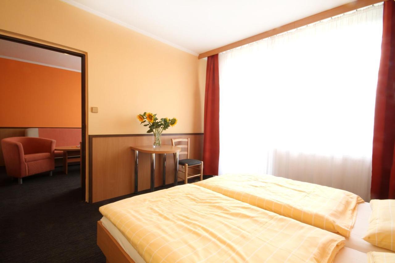 Hotel Strážnice Екстериор снимка